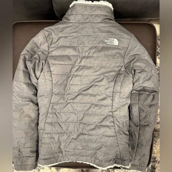 Reversible Northface girls coat size 10/12 - Picture 2 of 6